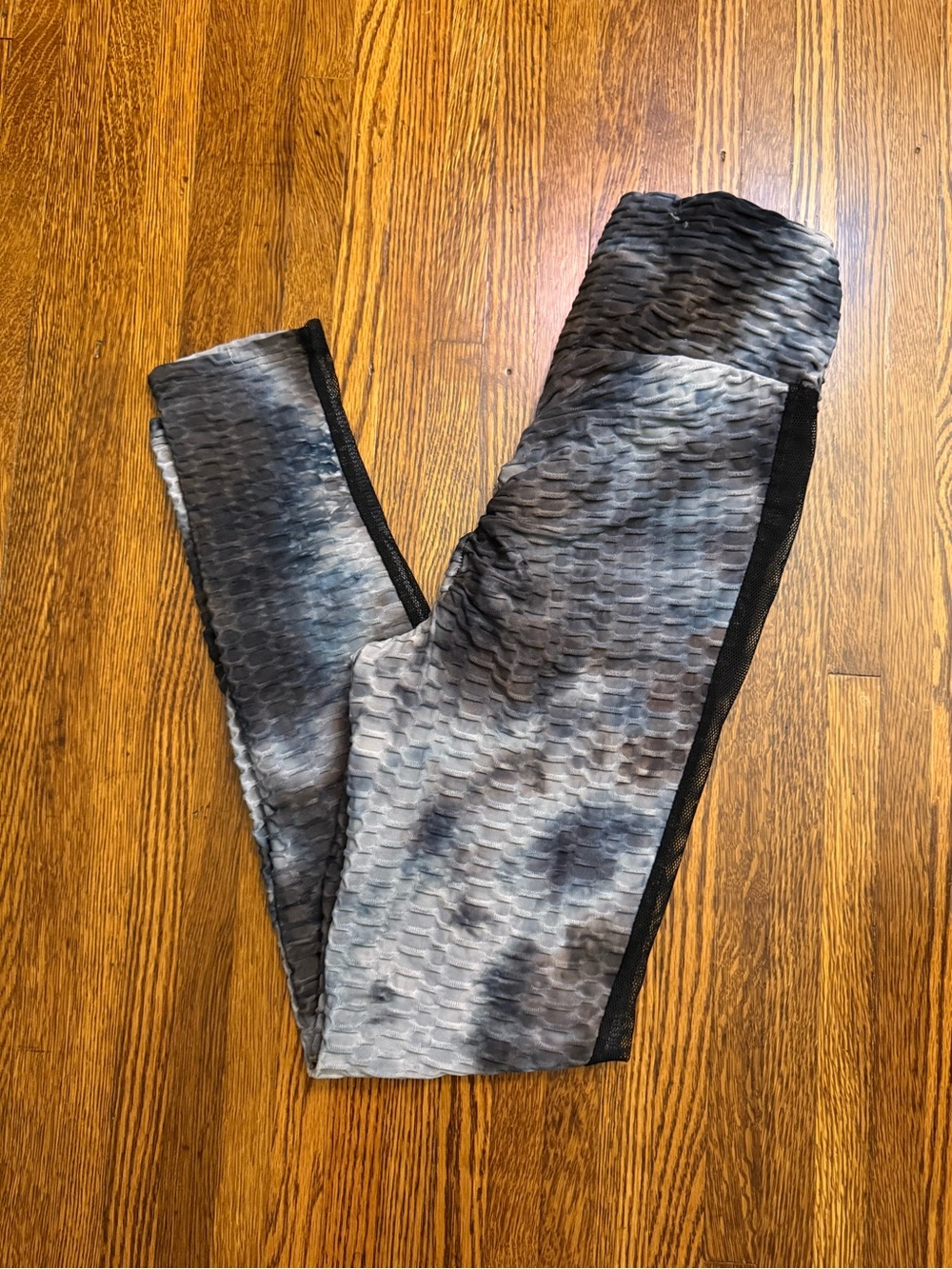 CBR Tie Dye Honeycomb Textured Scrunch Butt Leggings with Mesh Panels - Size M